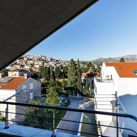 Merita Ντουμπρόβνικ
